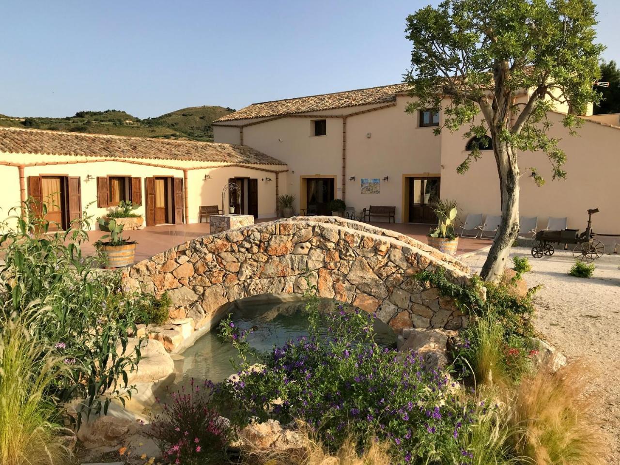 Villa Agriturismo Antichi Granai à Calatafimi-Segesta Extérieur photo